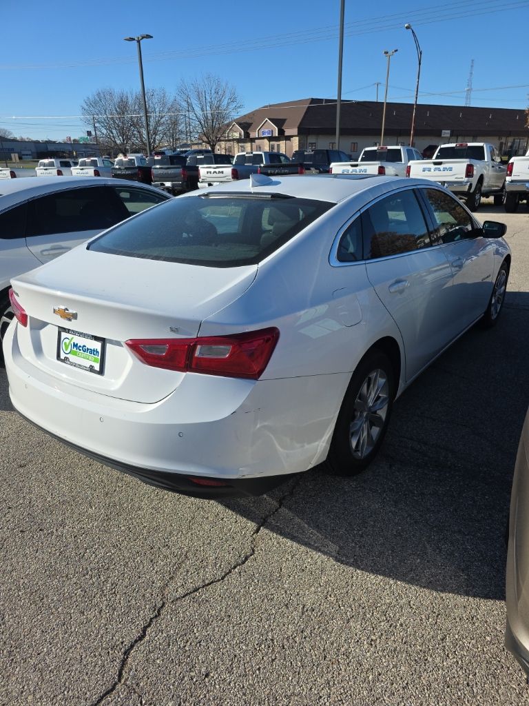2024 Chevrolet Malibu 1LT photo 3