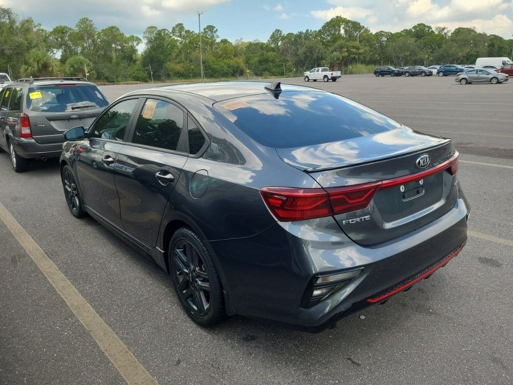 2021 Kia Forte GT-Line photo 4