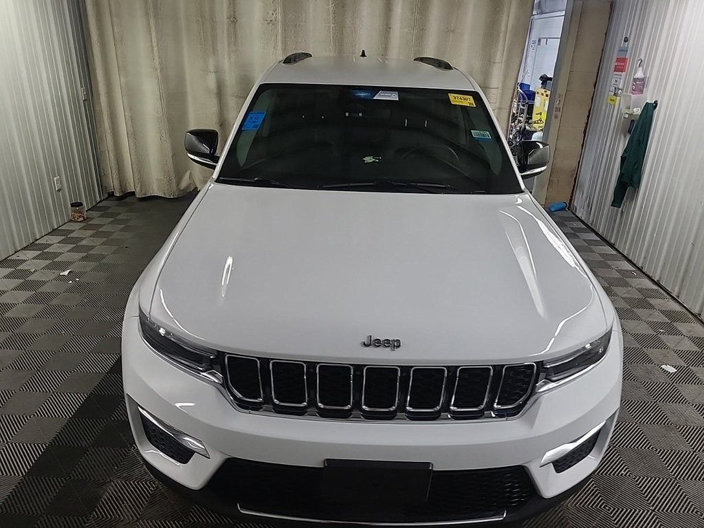 2023 Jeep Grand Cherokee Limited photo 4