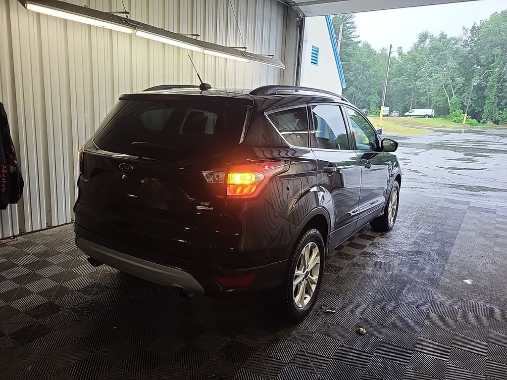 2018 Ford Escape SE photo 2