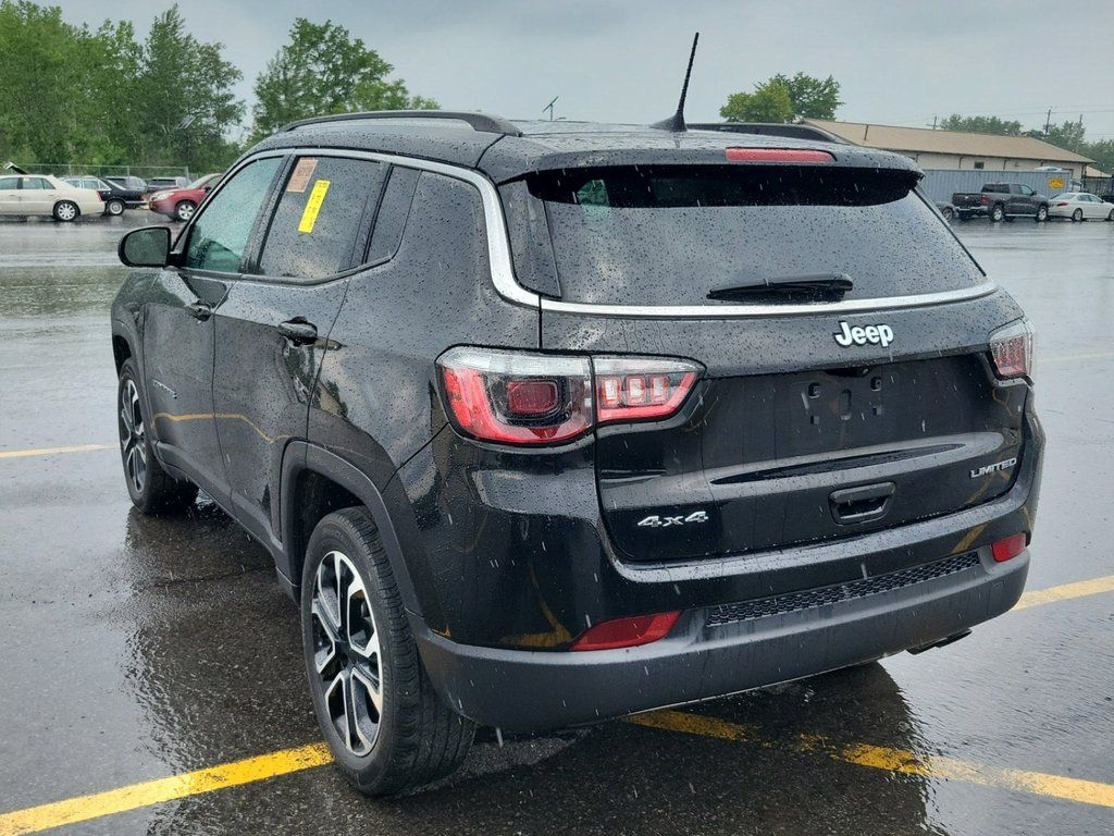 2022 Jeep Compass Limited photo 3