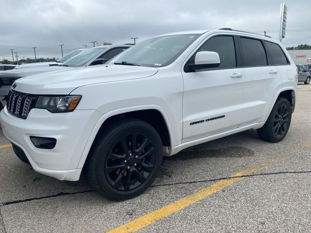 2018 Jeep Grand Cherokee Altitude photo 2