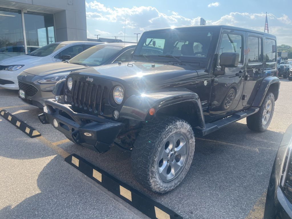2015 Jeep Wrangler Unlimited Sahara photo 3