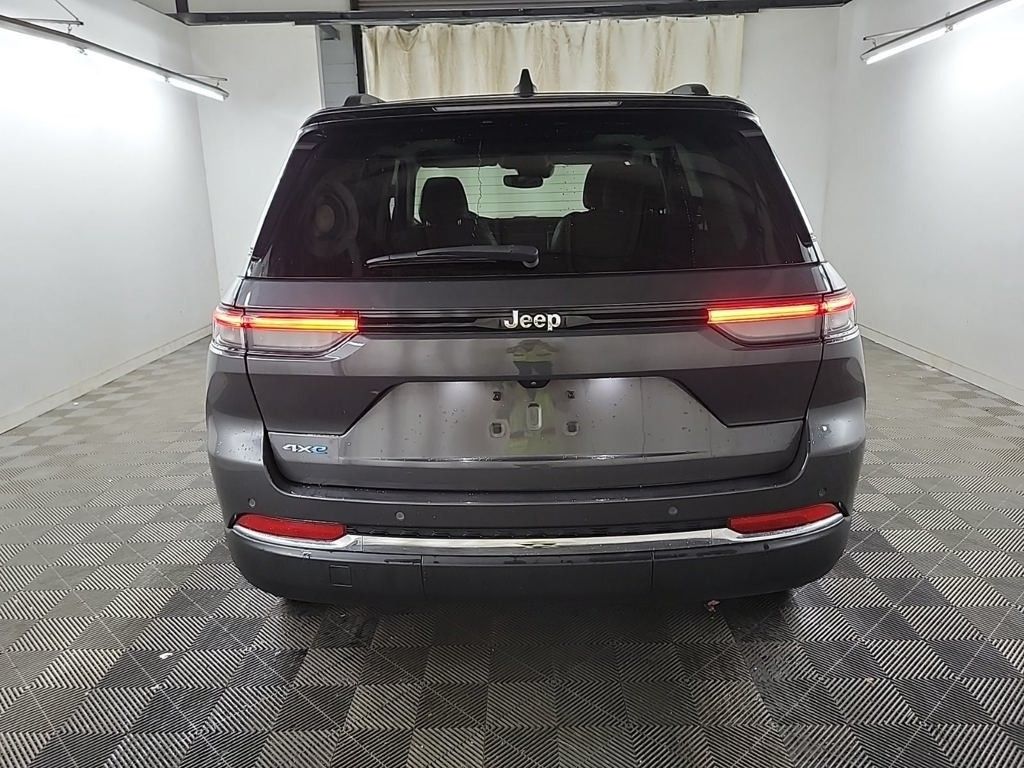2023 Jeep Grand Cherokee 4xe photo 3