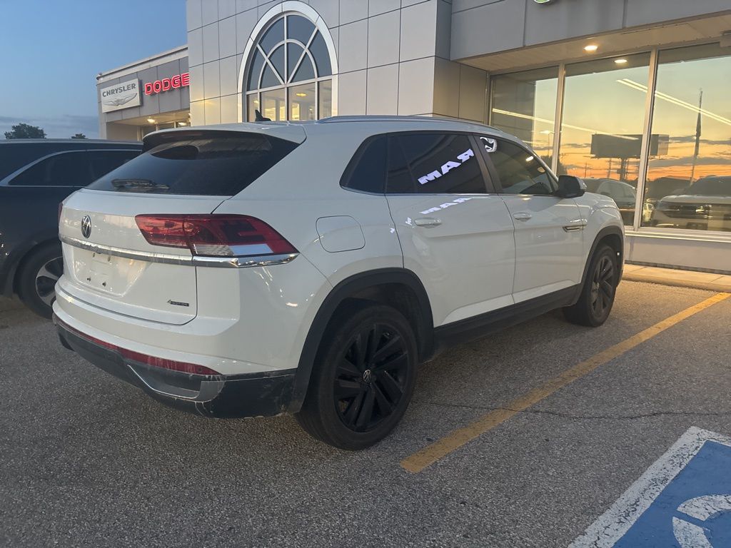 2023 Volkswagen Atlas Cross Sport SE Technology photo 3