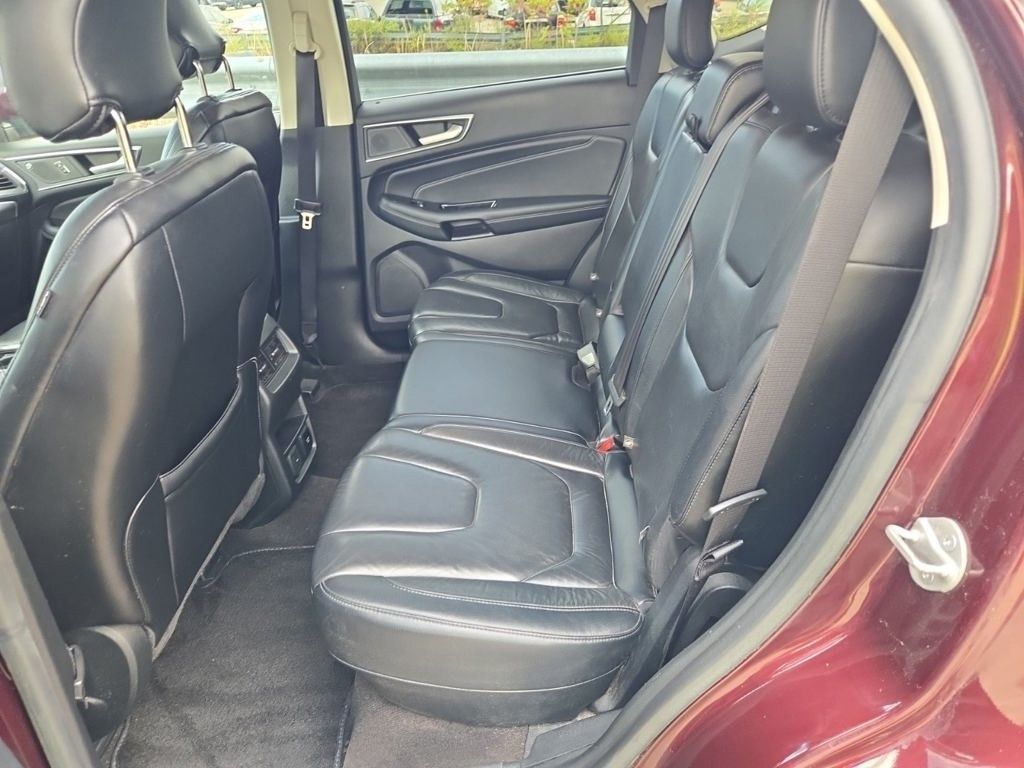 2019 Ford Edge Titanium photo 4