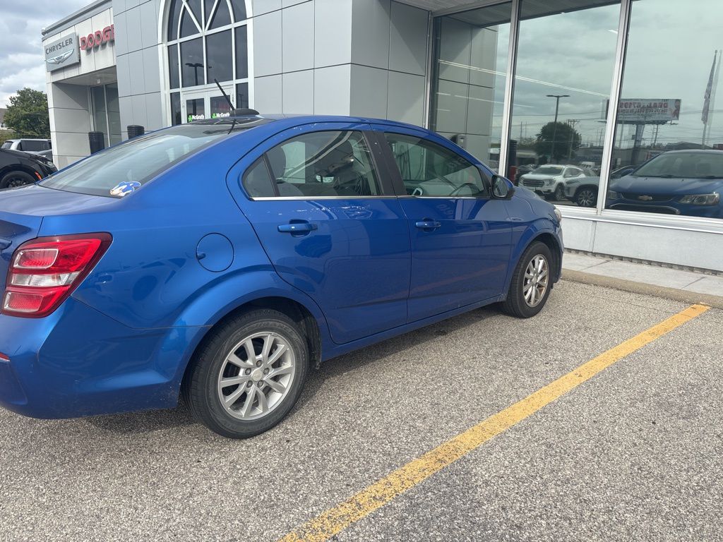2017 Chevrolet Sonic LT photo 3