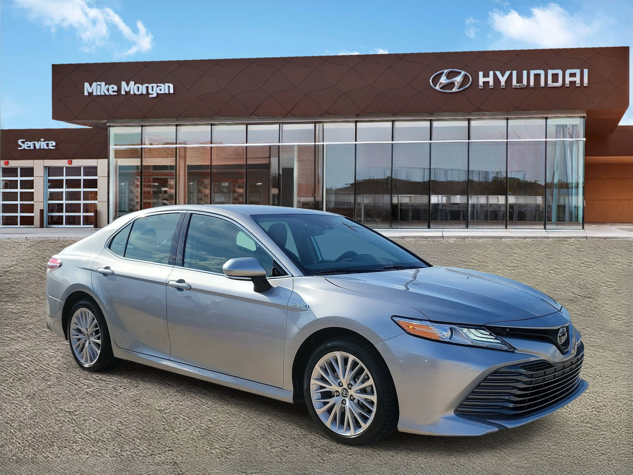 2020 Toyota Camry Hybrid XLE