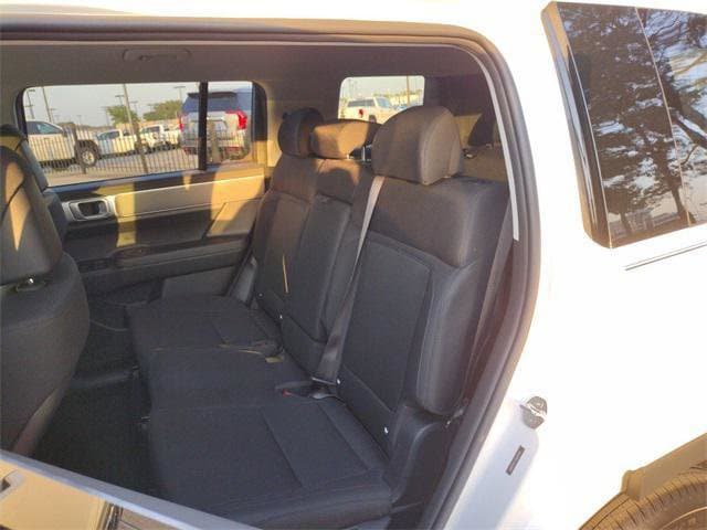 2025 Hyundai Santa Fe SE - Photo 9