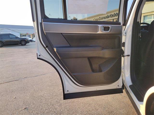 2025 Hyundai Santa Fe SE - Photo 11