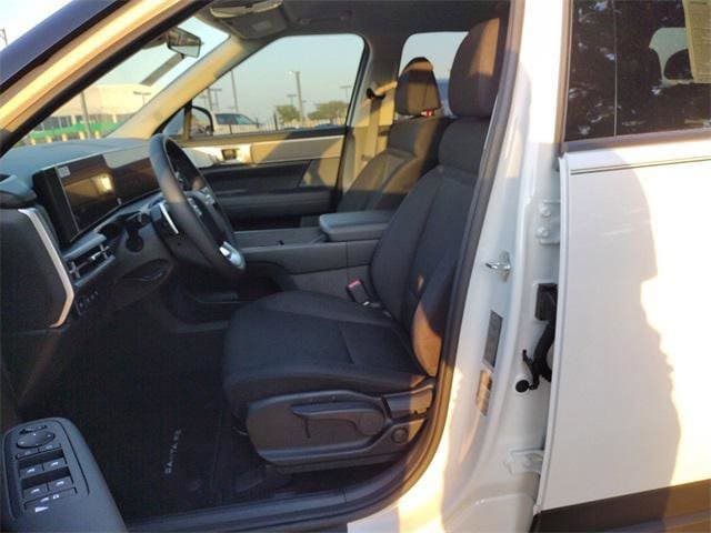 2025 Hyundai Santa Fe SE - Photo 12