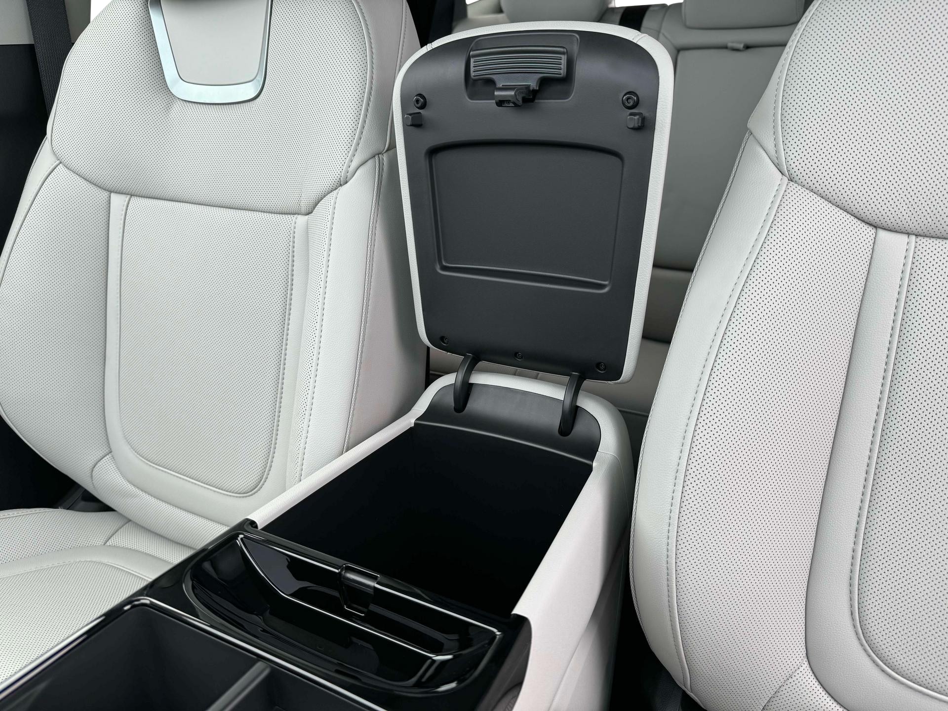 2025 Hyundai Tucson Limited - Photo 18