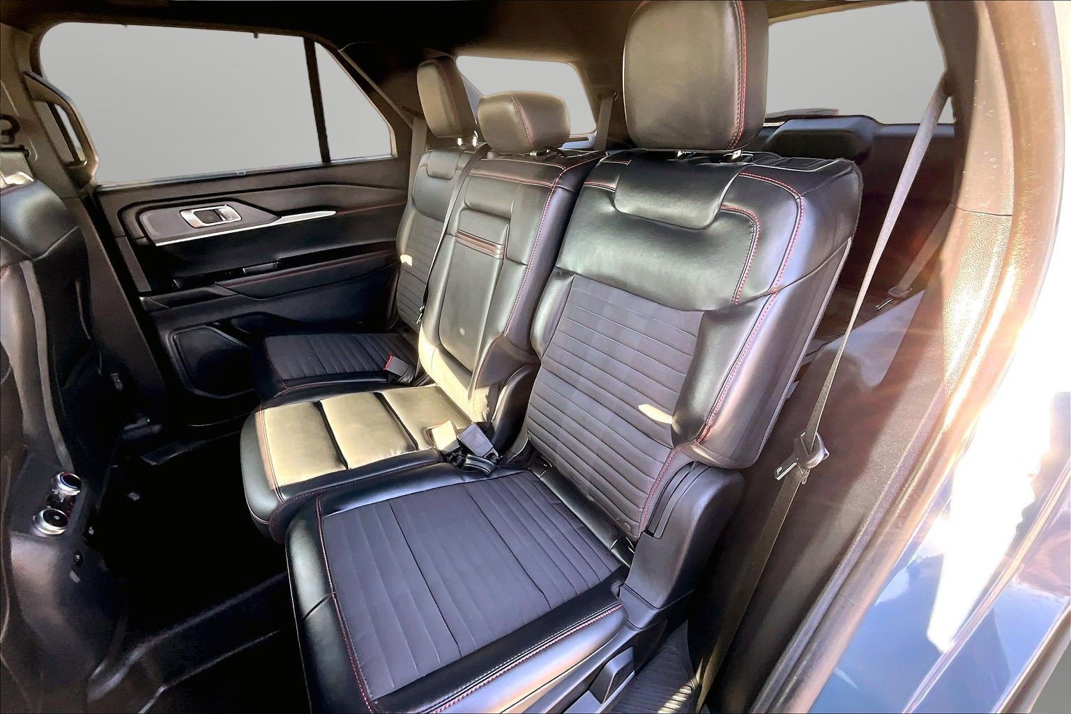 2025 Ford Explorer ST-LINE - Photo 18