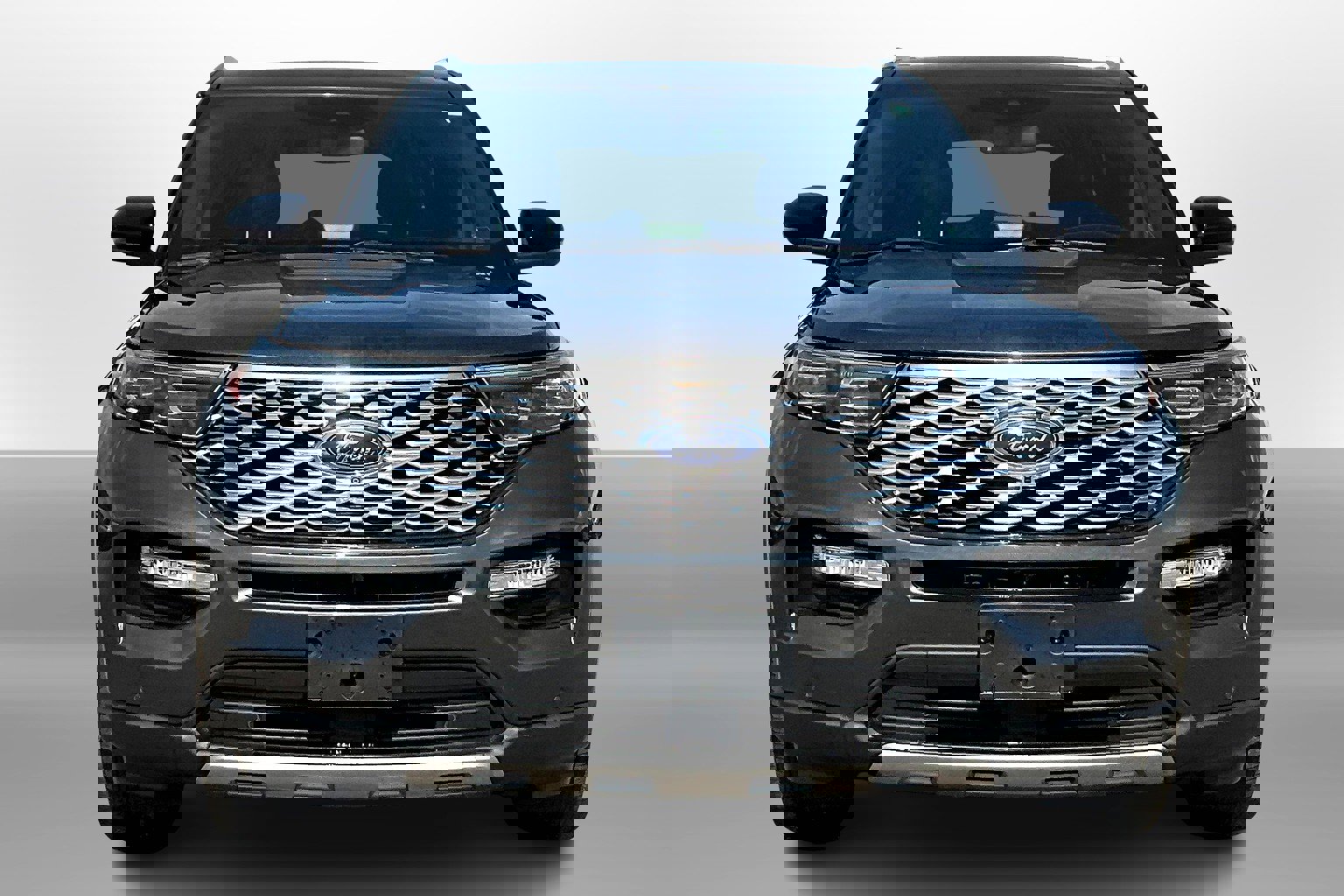 2020 Ford Explorer Platinum photo 2