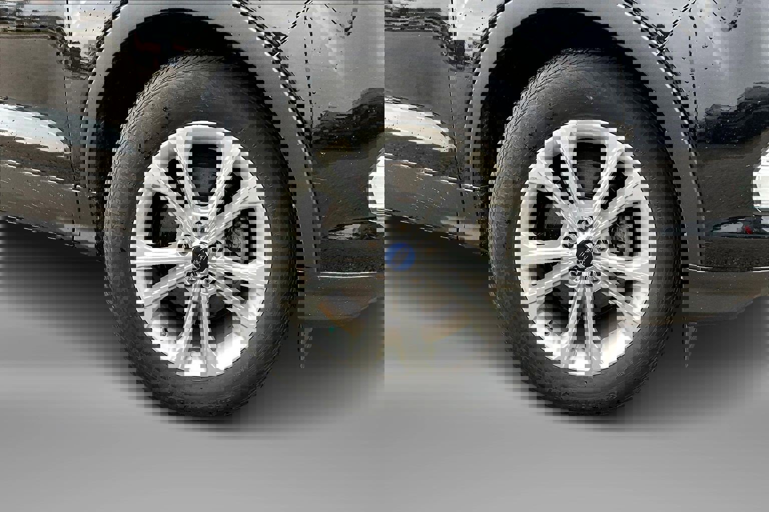 2018 Ford Escape SEL photo 2