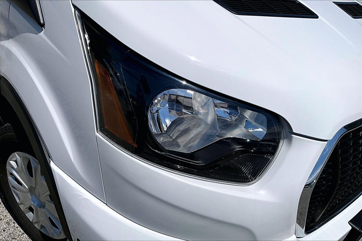 2024 Ford Transit Passenger Van XLT - Photo 27