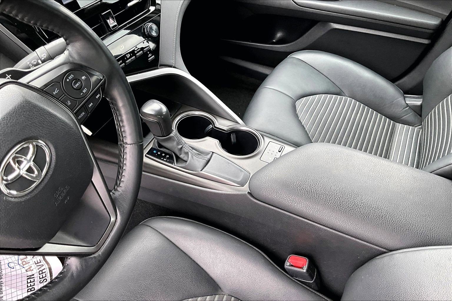 2024 Toyota Camry SE - Photo 15