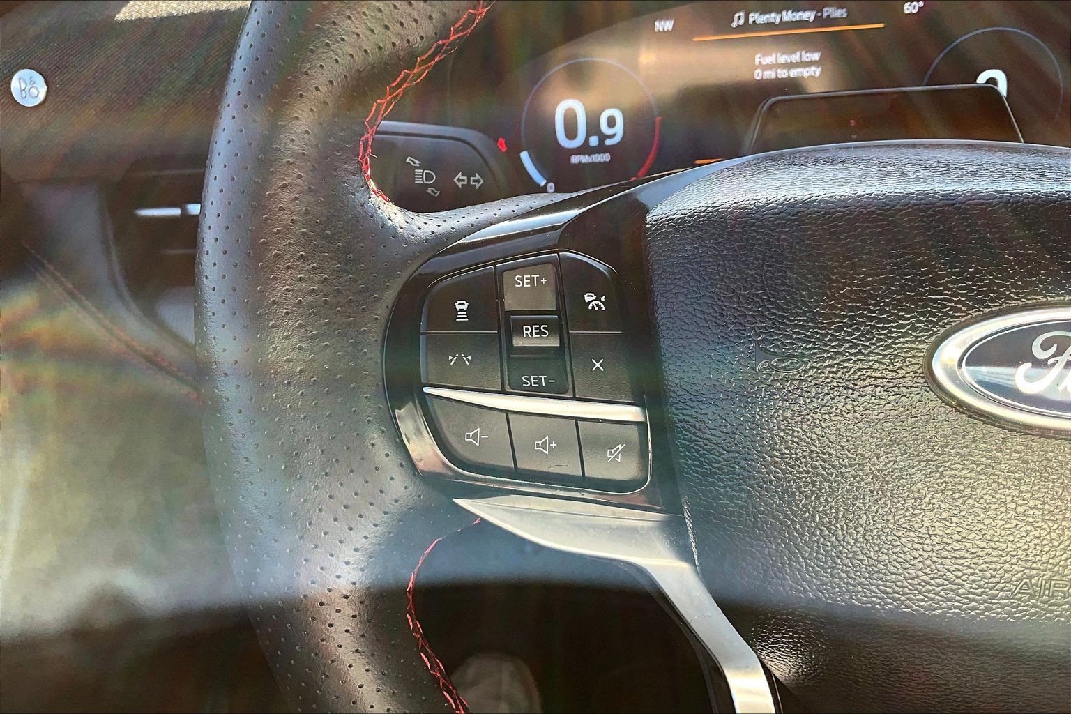 2025 Ford Explorer ST-LINE - Photo 23
