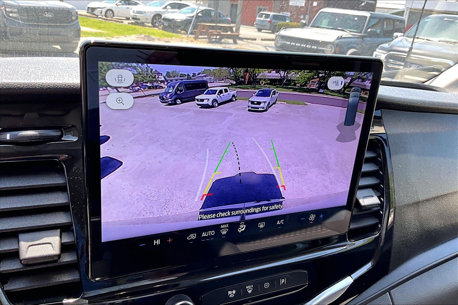 2024 Ford Transit Passenger Van XLT - Photo 29