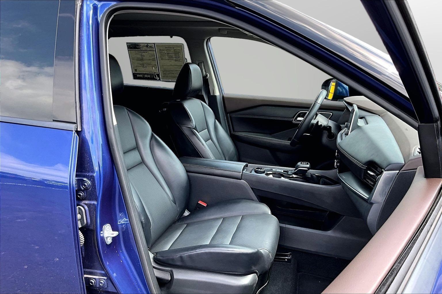 2021 Nissan Rogue SV - Photo 7