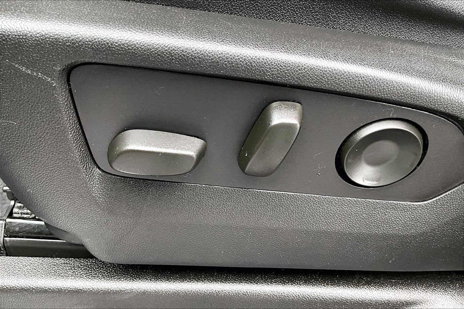 2023 Chevrolet Suburban Premier - Photo 35