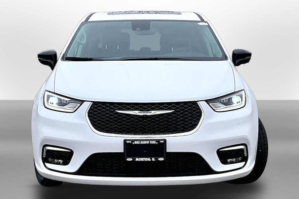 Used 2024 Chrysler Pacifica Limited Van Passenger Van