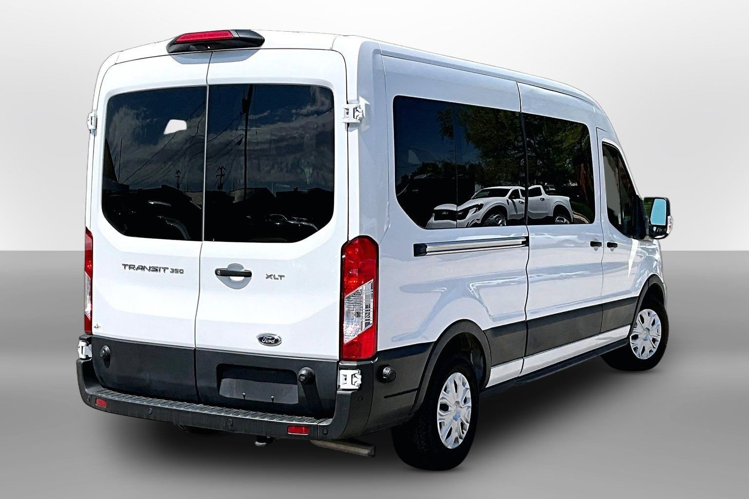 2024 Ford Transit Passenger Van XLT - Photo 11