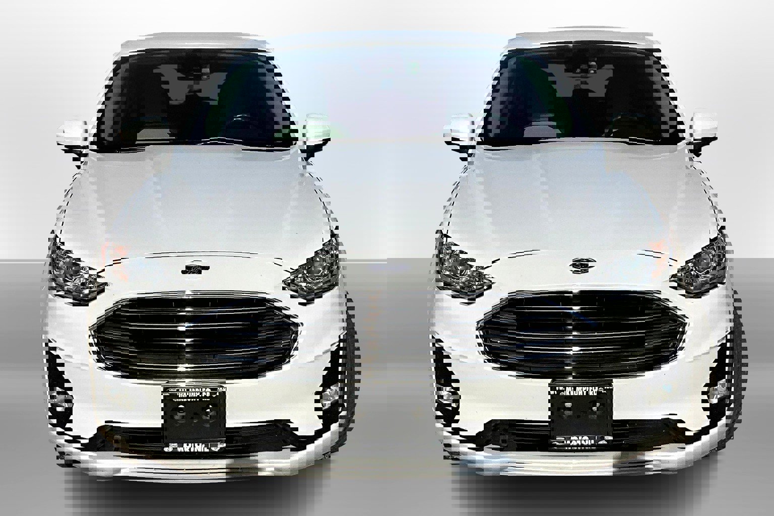 2020 Ford Fusion SE photo 2