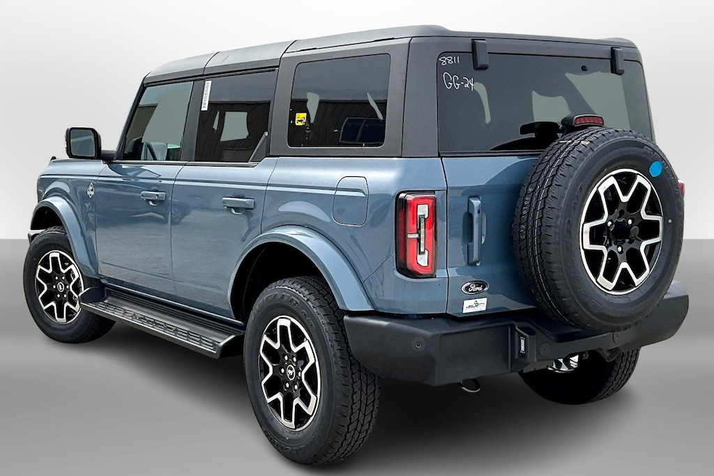 New 2025 Ford Bronco Outer Banks SUV