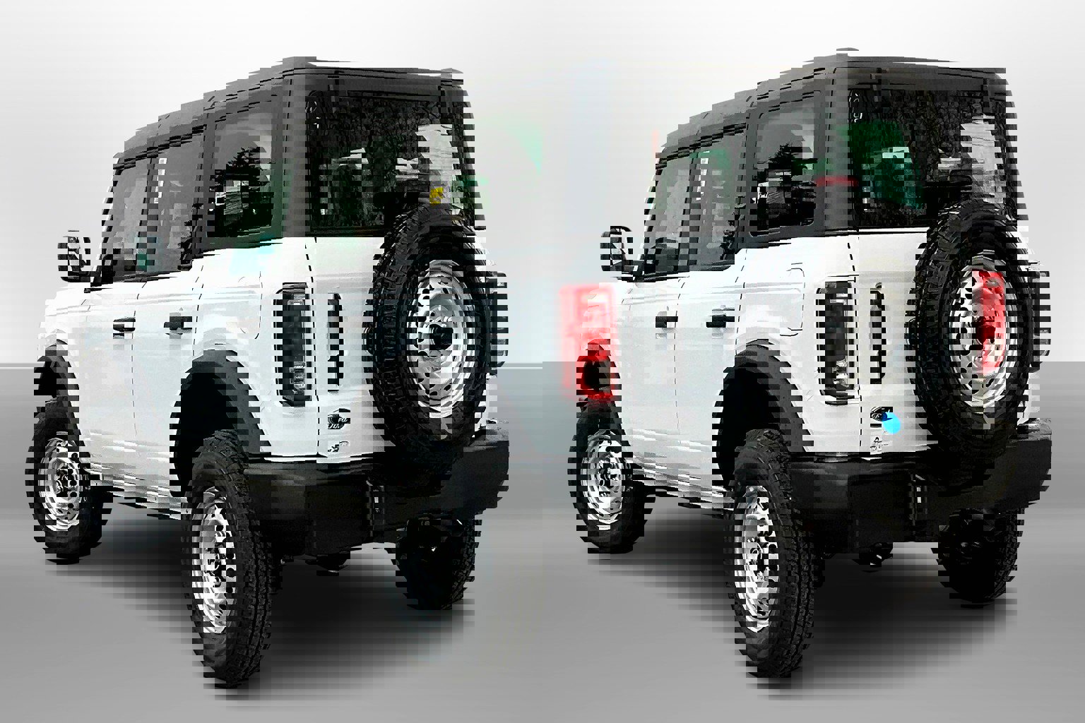 2025 Ford Bronco Base photo 2