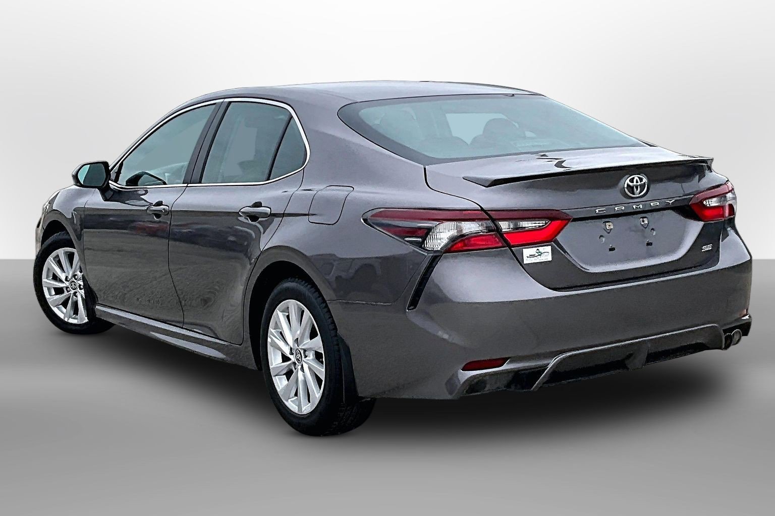 2024 Toyota Camry SE - Photo 10