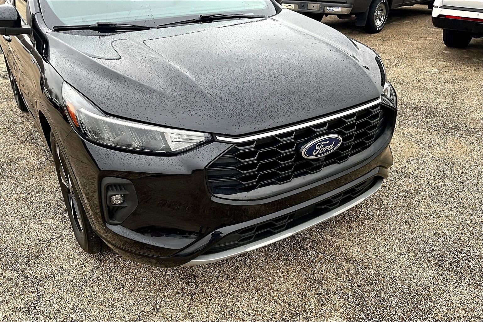 2023 Ford Escape ST-Line Select photo 2