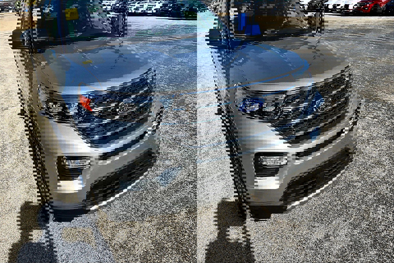 2024 Ford Explorer XLT photo 2