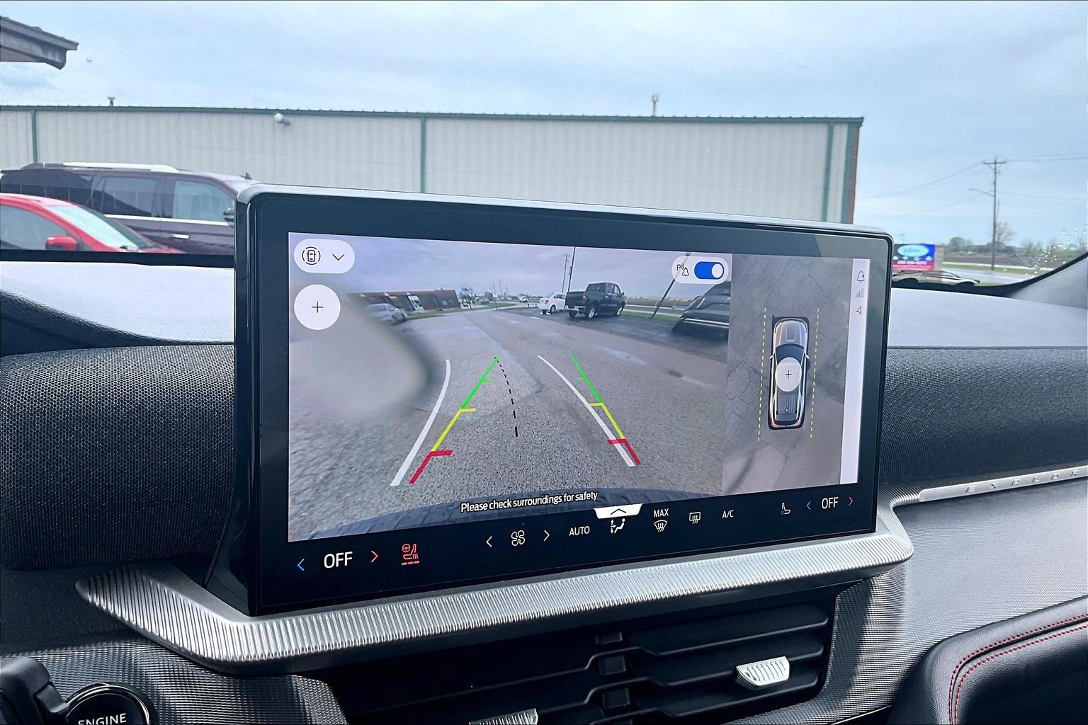 2025 Ford Explorer ST - Photo 30