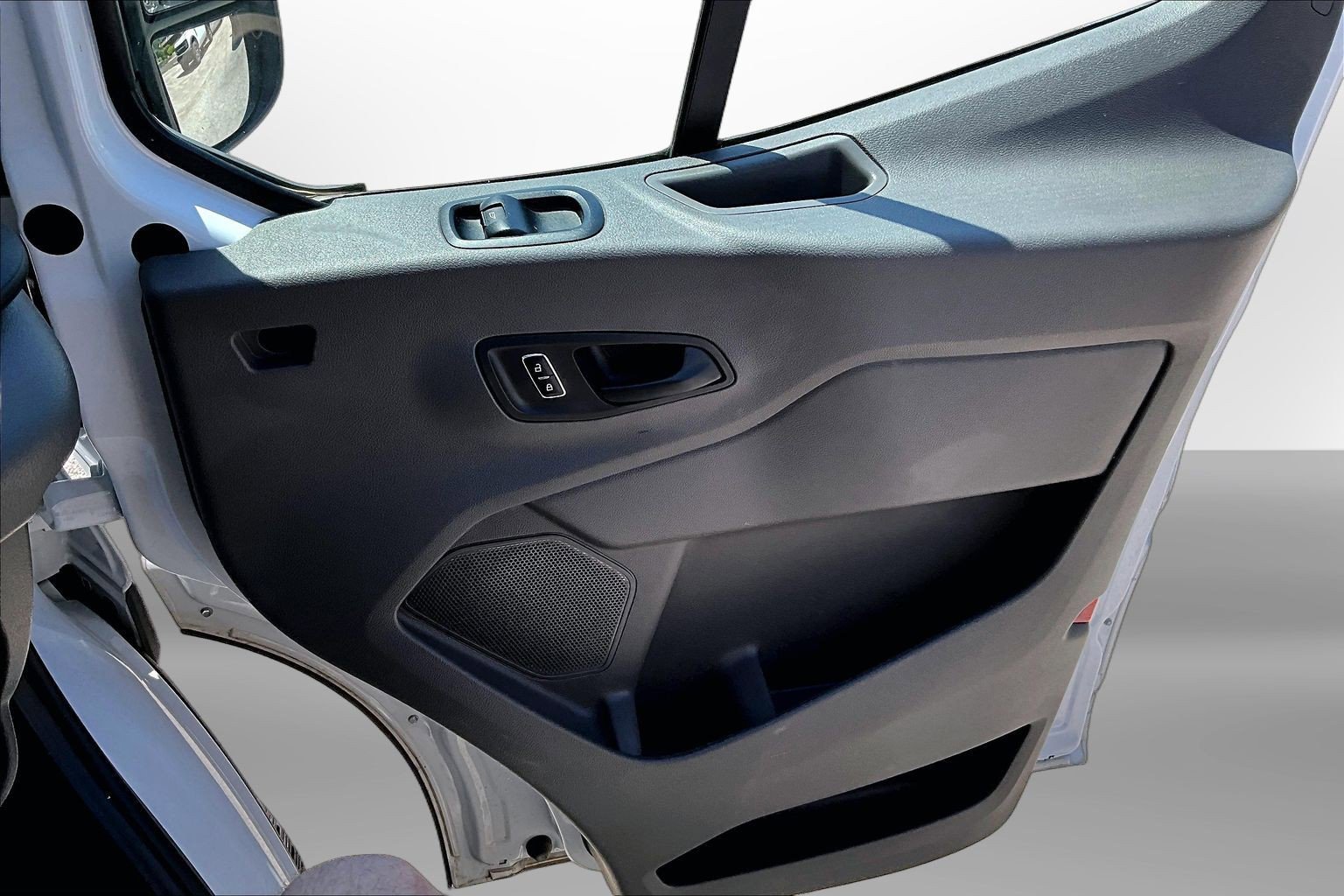 2024 Ford Transit Passenger Van XLT - Photo 26