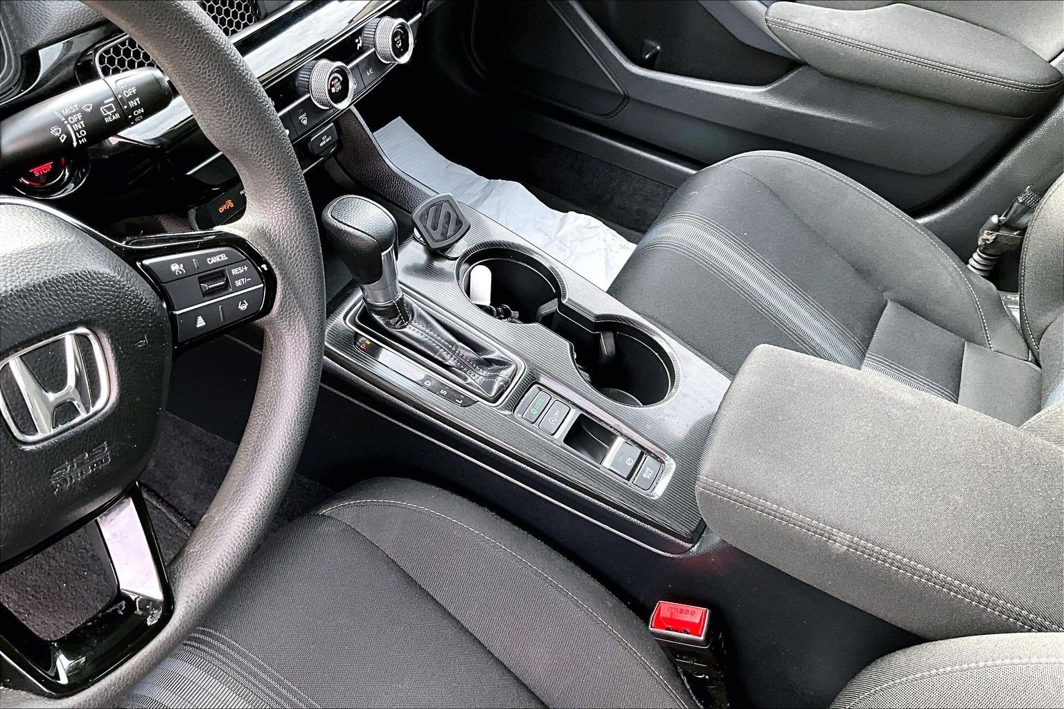 2024 Honda Civic Hatchback LX - Photo 14