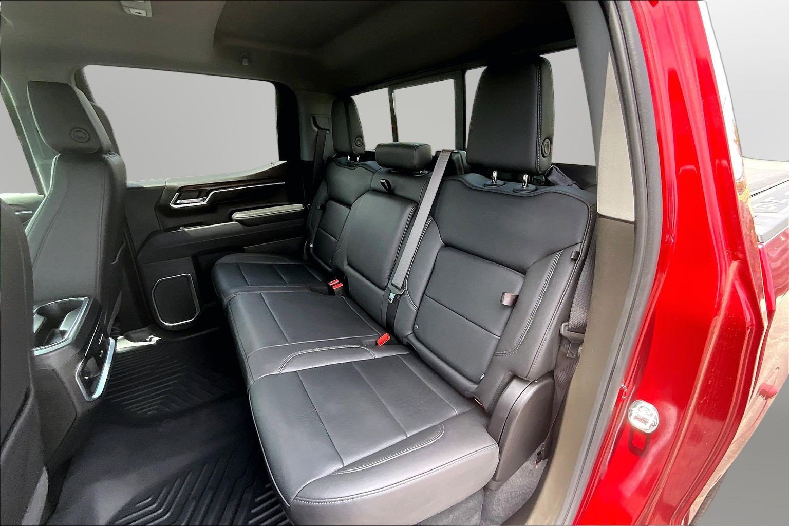 2026 GMC Sierra 1500 SLT - Photo 18