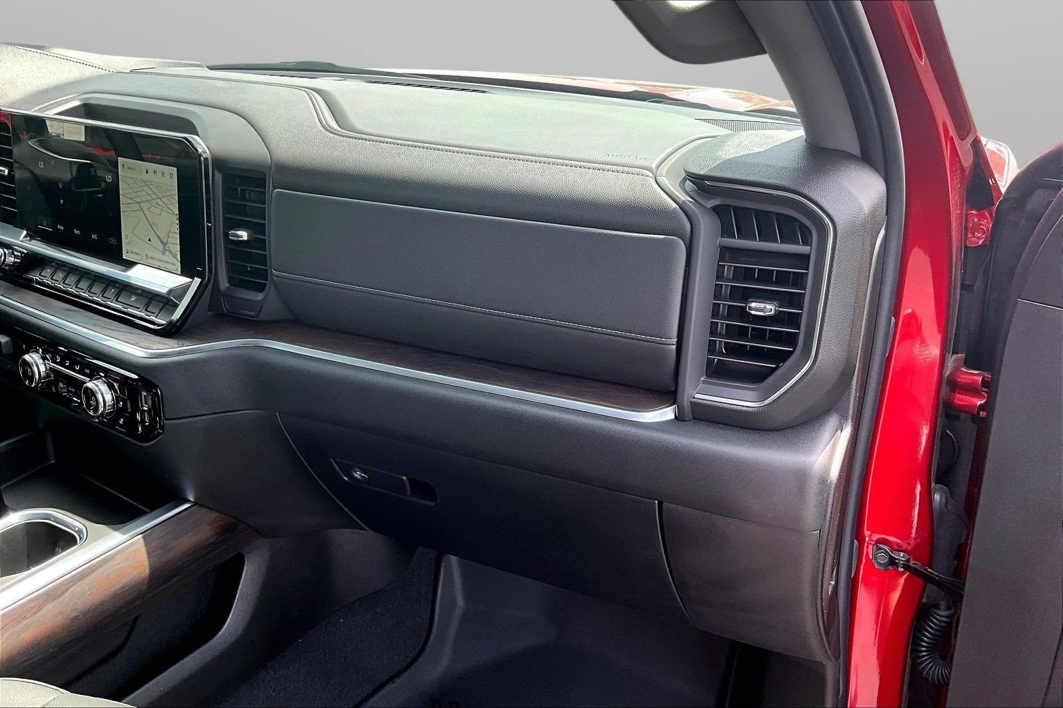 2026 GMC Sierra 1500 SLT - Photo 21