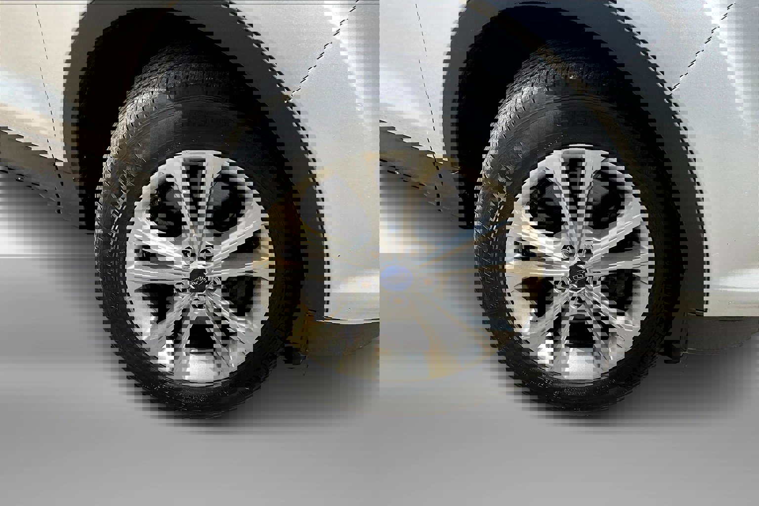 2017 Ford Escape SE photo 2