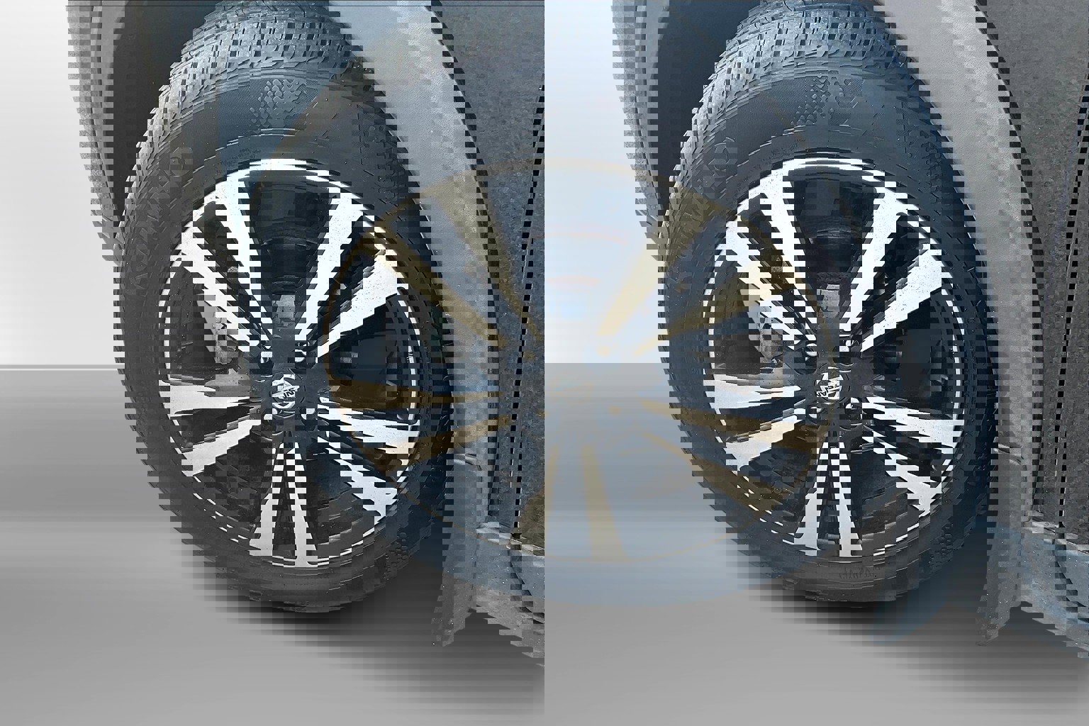 2020 Nissan Kicks SV photo 2