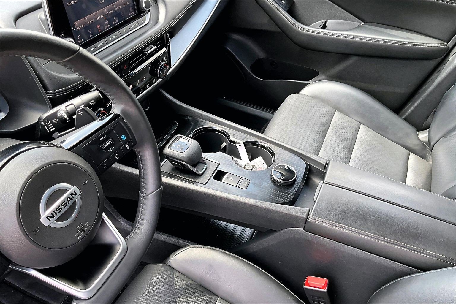 2021 Nissan Rogue SV - Photo 15