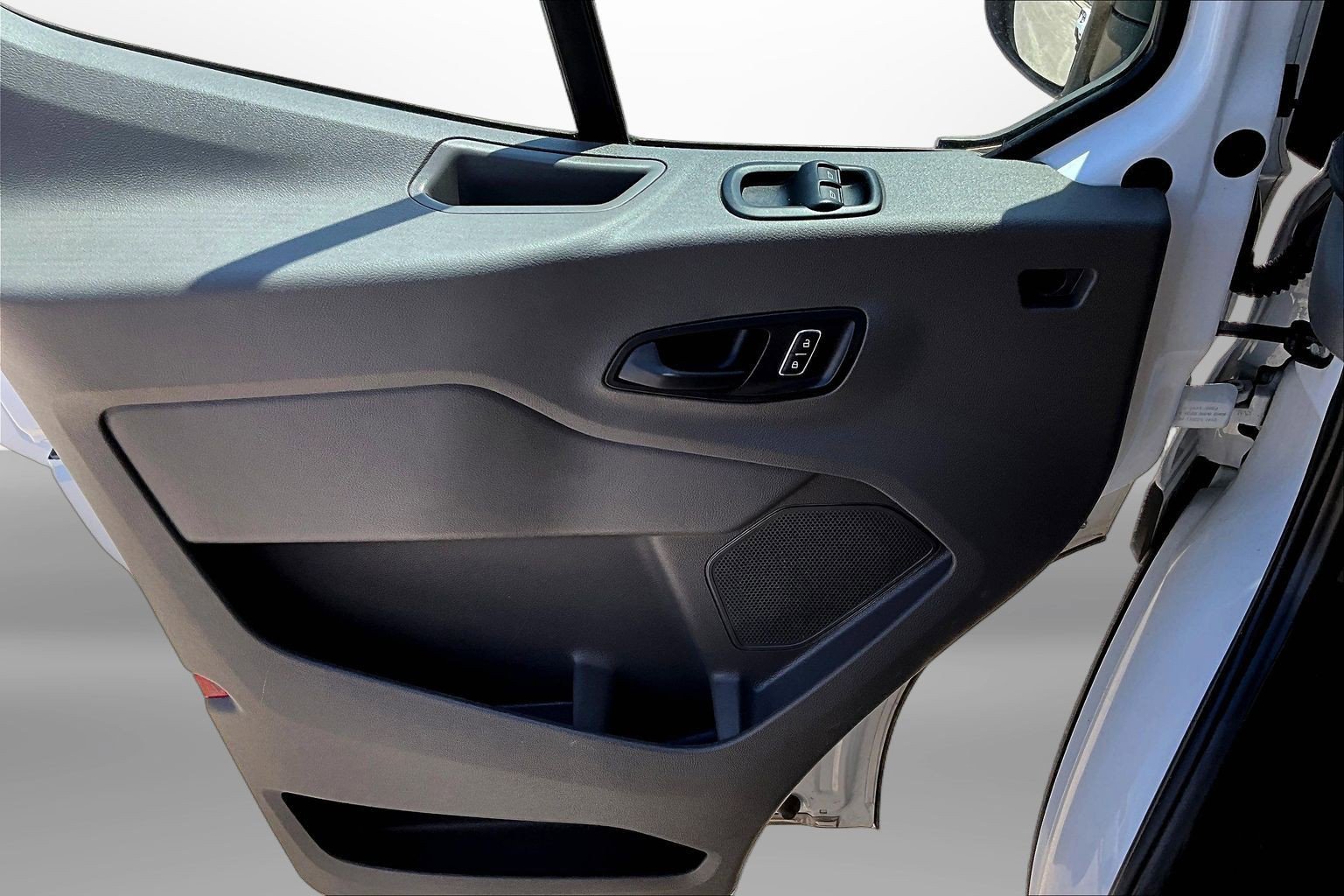 2024 Ford Transit Passenger Van XLT - Photo 25