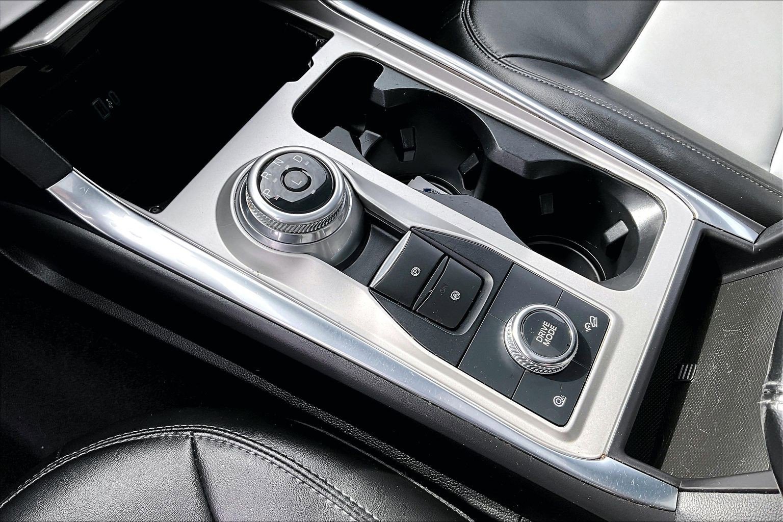 2023 Ford Explorer XLT - Photo 15