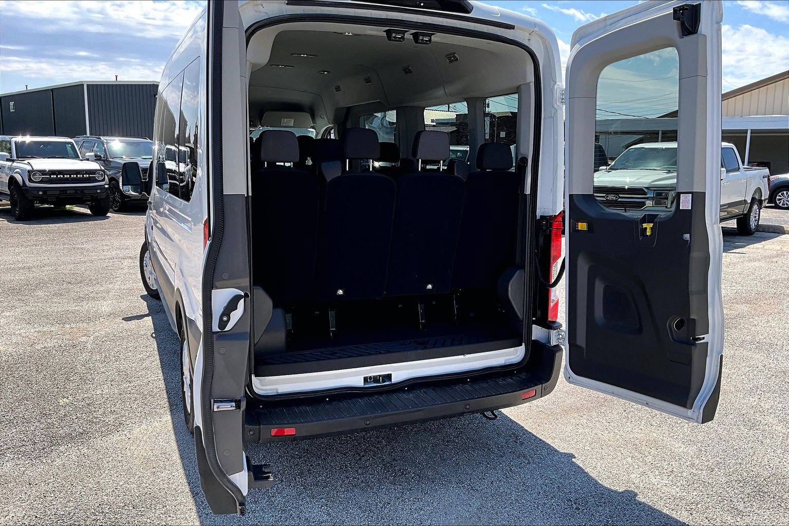 2024 Ford Transit Passenger Van XLT - Photo 19