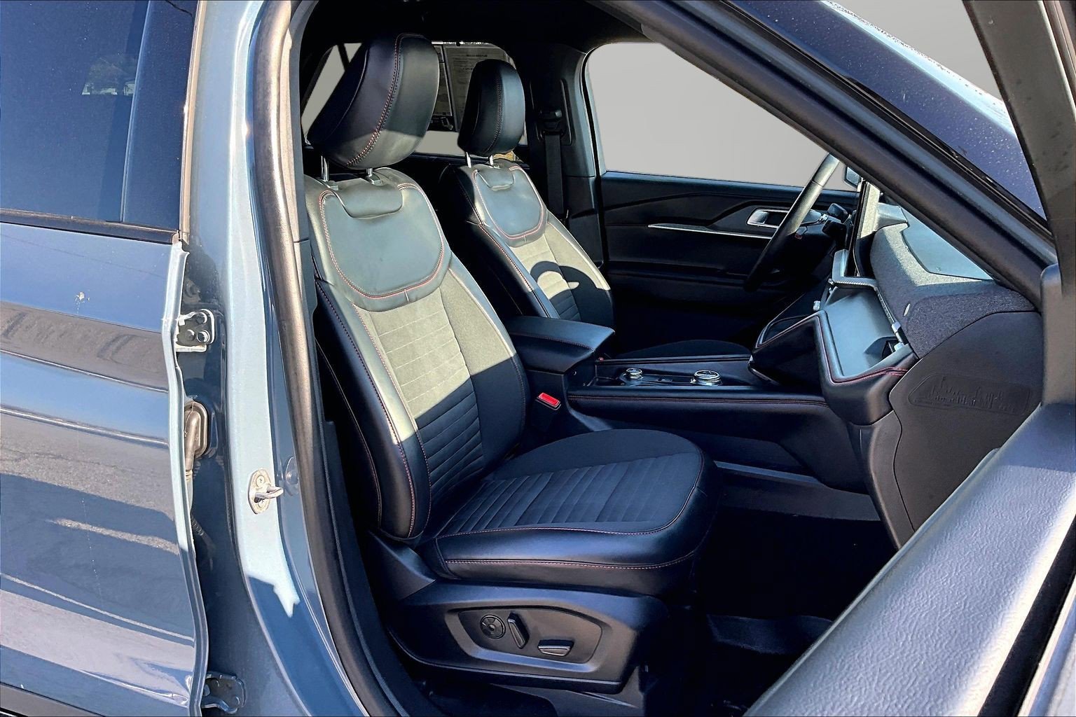 2025 Ford Explorer ST-LINE - Photo 7