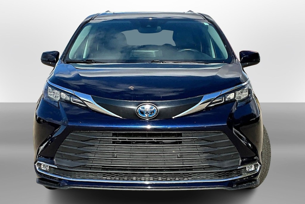 Used 2024 Toyota Sienna XLE Van Passenger Van