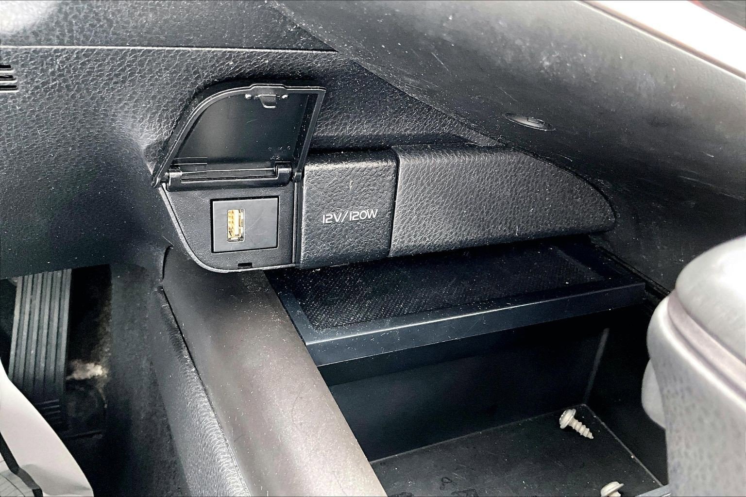 2024 Toyota Camry SE - Photo 32