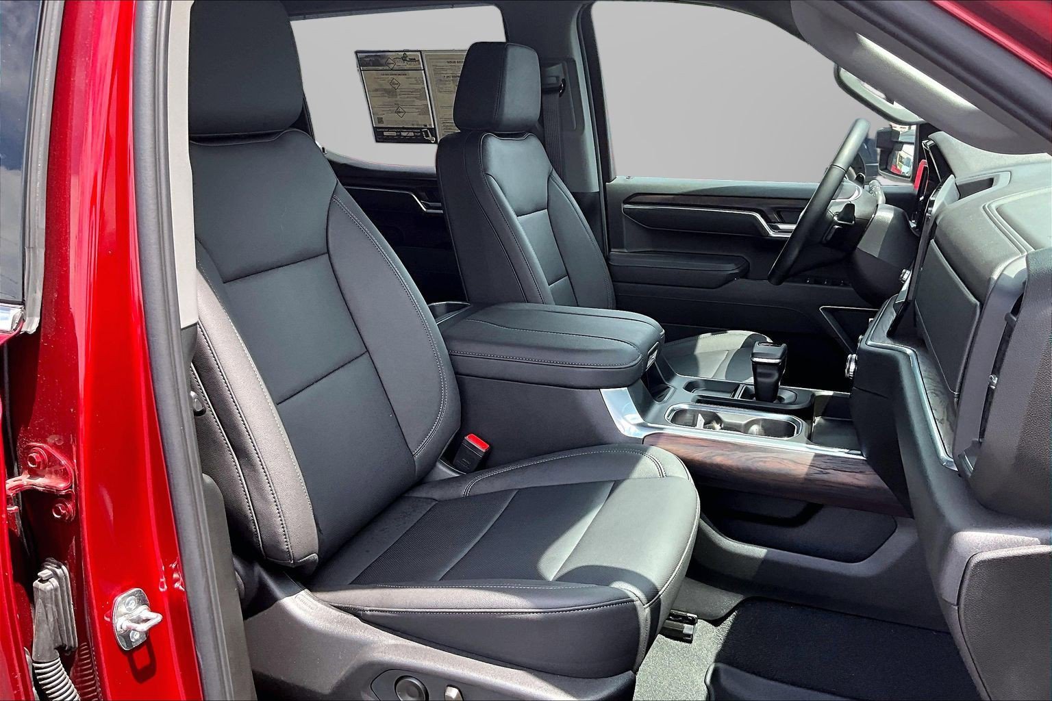 2026 GMC Sierra 1500 SLT - Photo 7