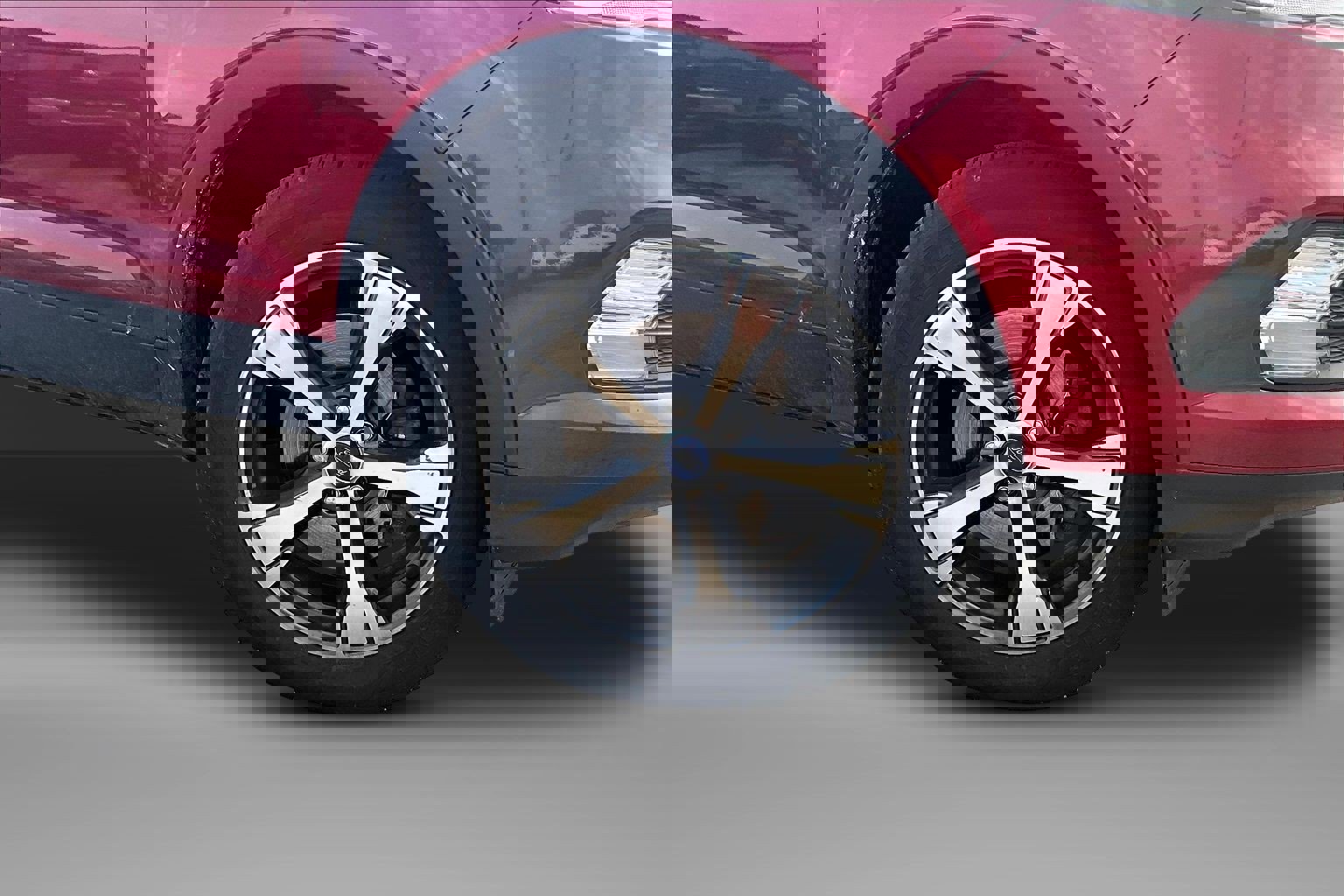 Used 2018 Ford Escape SEL with VIN 1FMCU9HD6JUC69199 for sale in Morton, IL