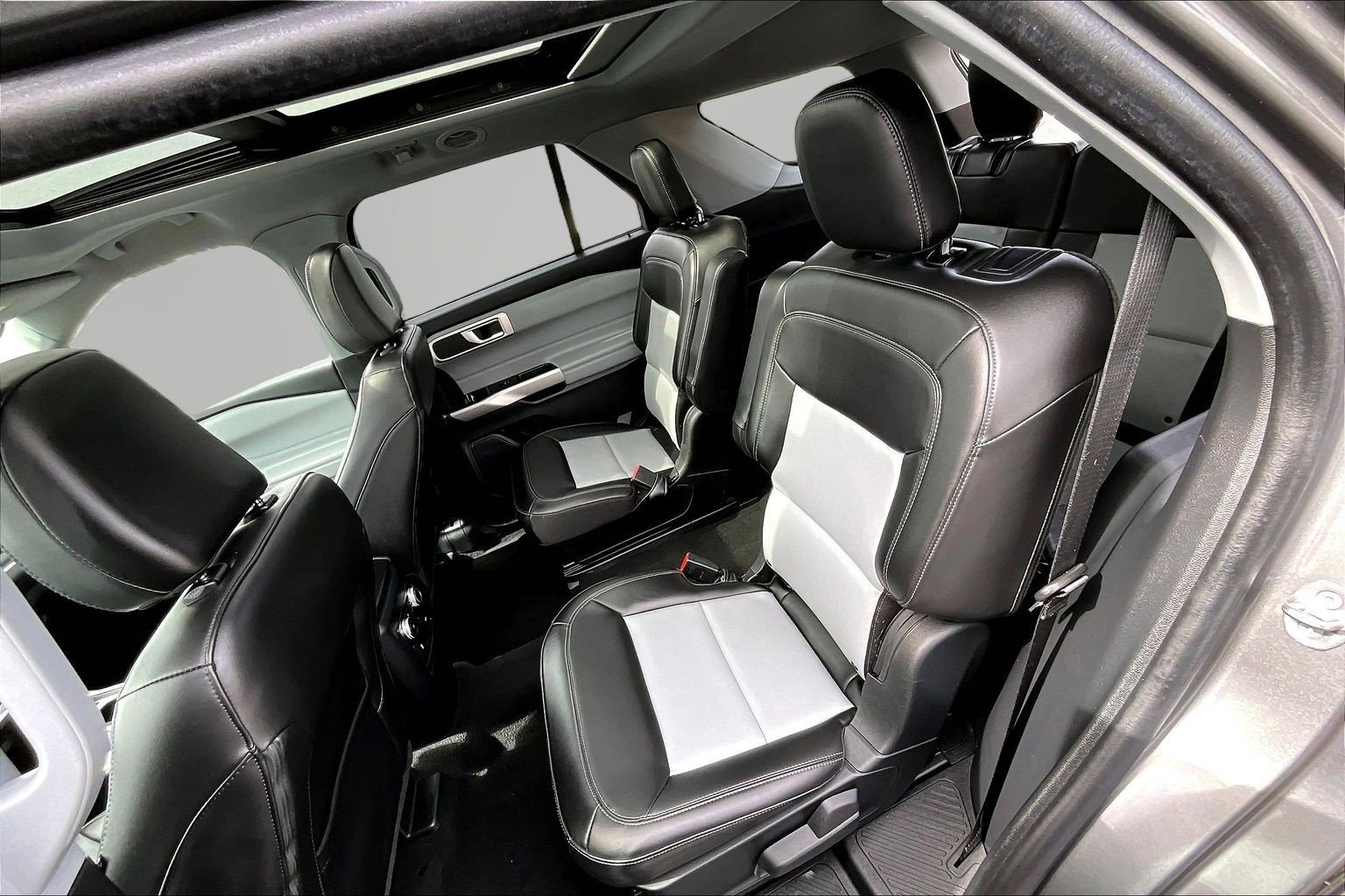 2023 Ford Explorer XLT - Photo 18